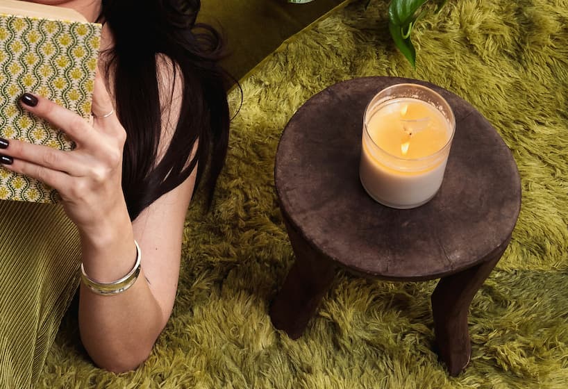 Wie bekommt man Wachs aus dem Teppich: Schritt-für-Schritt-Anleitung